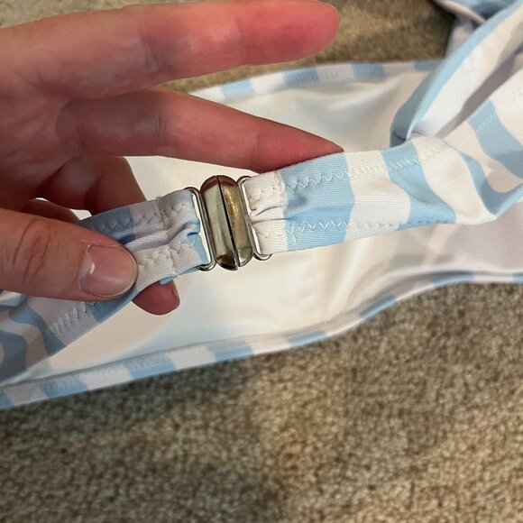 👙 Blue & White Bikini Set! - Picture 8 of 10